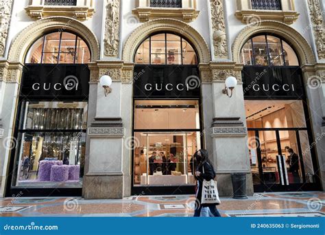 gucci store in milan italy